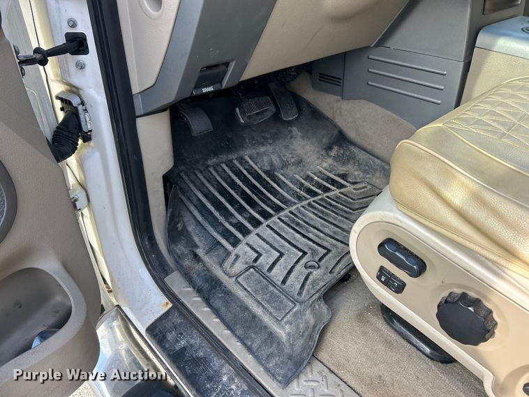 image for item ET3483 2007 Lincoln Mark LT SuperCrew pickup truck