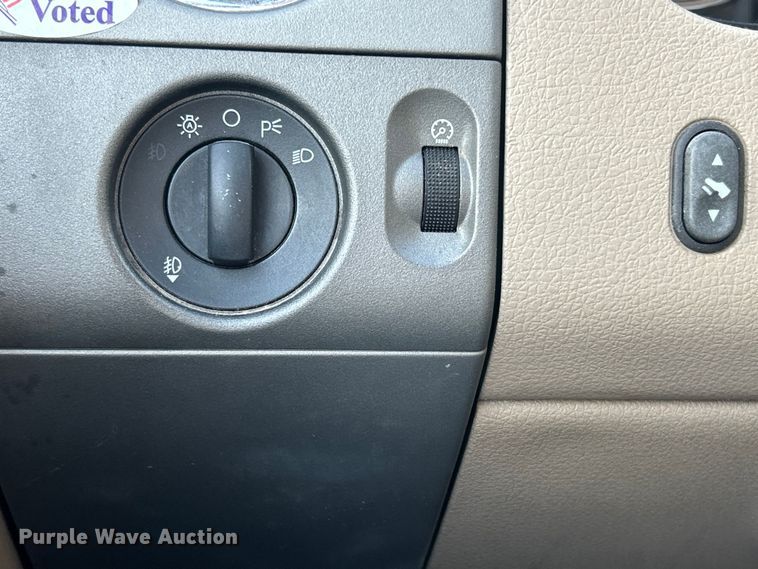 image for item ET3483 2007 Lincoln Mark LT SuperCrew pickup truck