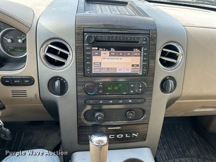 image for item ET3483 2007 Lincoln Mark LT SuperCrew pickup truck