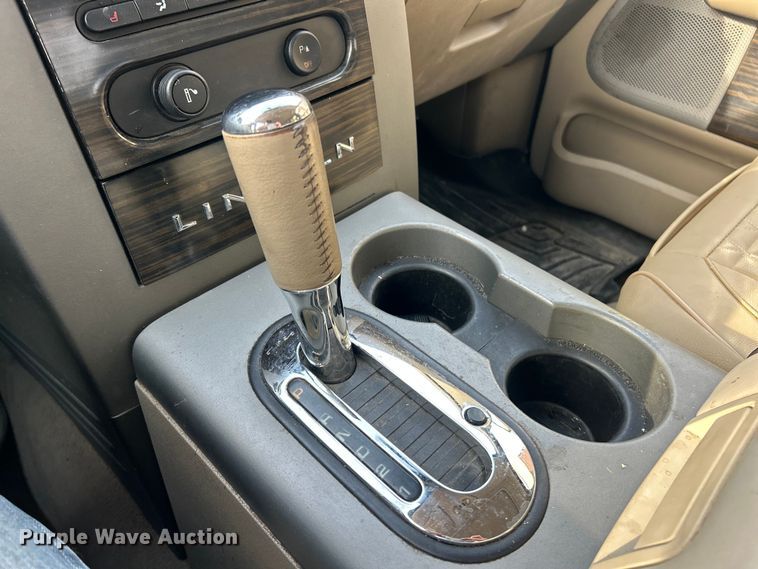 image for item ET3483 2007 Lincoln Mark LT SuperCrew pickup truck