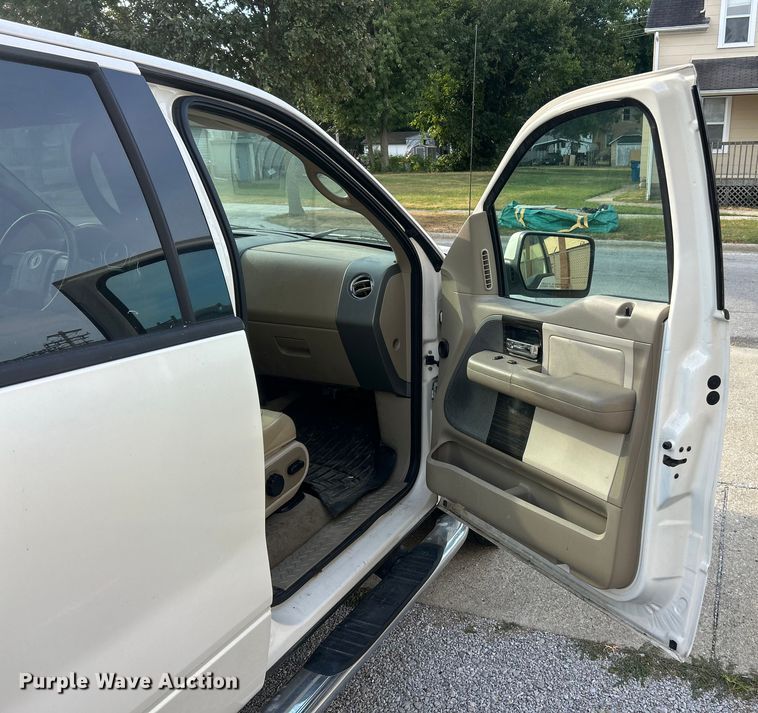 image for item ET3483 2007 Lincoln Mark LT SuperCrew pickup truck