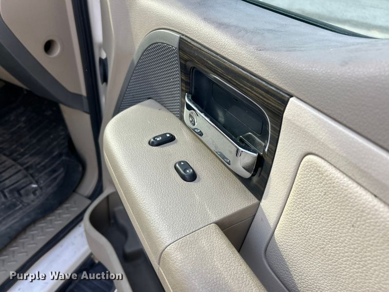 image for item ET3483 2007 Lincoln Mark LT SuperCrew pickup truck