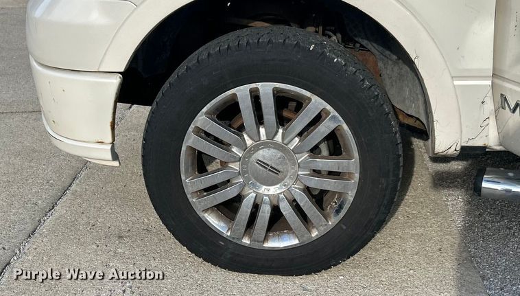 image for item ET3483 2007 Lincoln Mark LT SuperCrew pickup truck