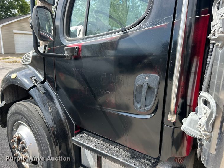 image for item ET3488 2006 Freightliner Business Class M2 refrigerated truck