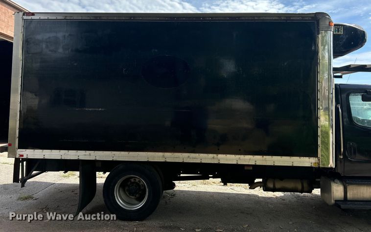 image for item ET3488 2006 Freightliner Business Class M2 refrigerated truck