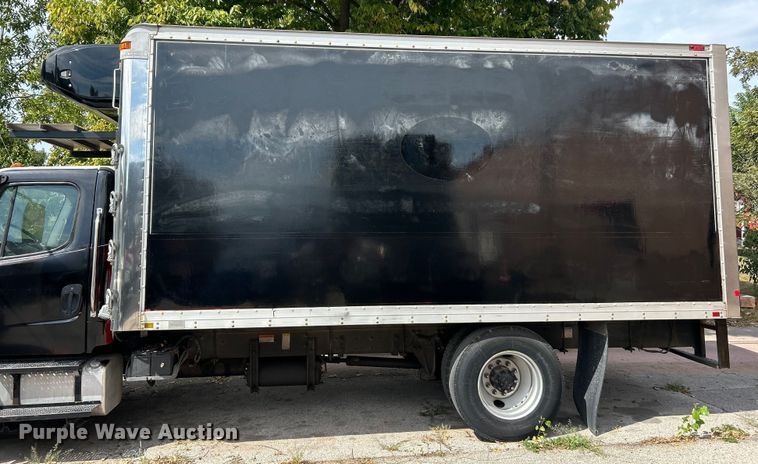 image for item ET3488 2006 Freightliner Business Class M2 refrigerated truck