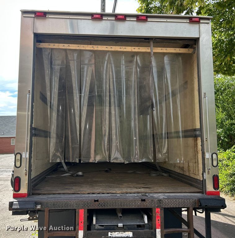 image for item ET3488 2006 Freightliner Business Class M2 refrigerated truck