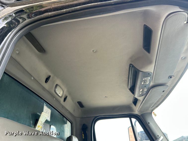 image for item ET3488 2006 Freightliner Business Class M2 refrigerated truck