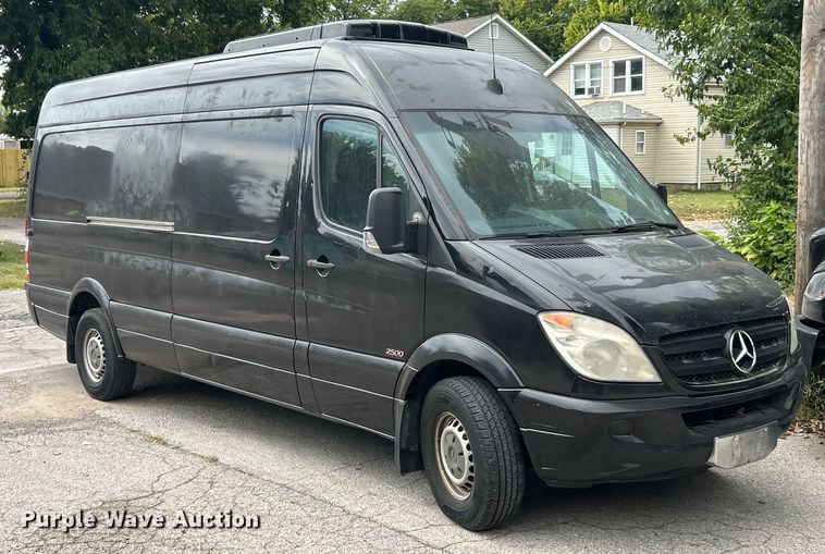 image for item ET3489 2012 Mercedes-Benz Sprinter 2500 refrigerated Van