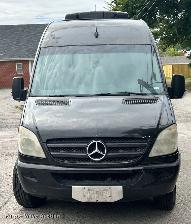 image for item ET3489 2012 Mercedes-Benz Sprinter 2500 refrigerated Van