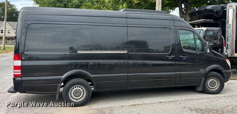 image for item ET3489 2012 Mercedes-Benz Sprinter 2500 refrigerated Van