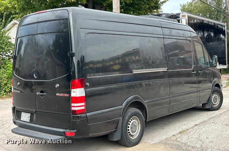 image for item ET3489 2012 Mercedes-Benz Sprinter 2500 refrigerated Van