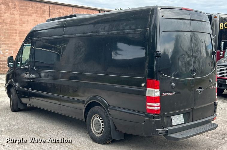 image for item ET3489 2012 Mercedes-Benz Sprinter 2500 refrigerated Van