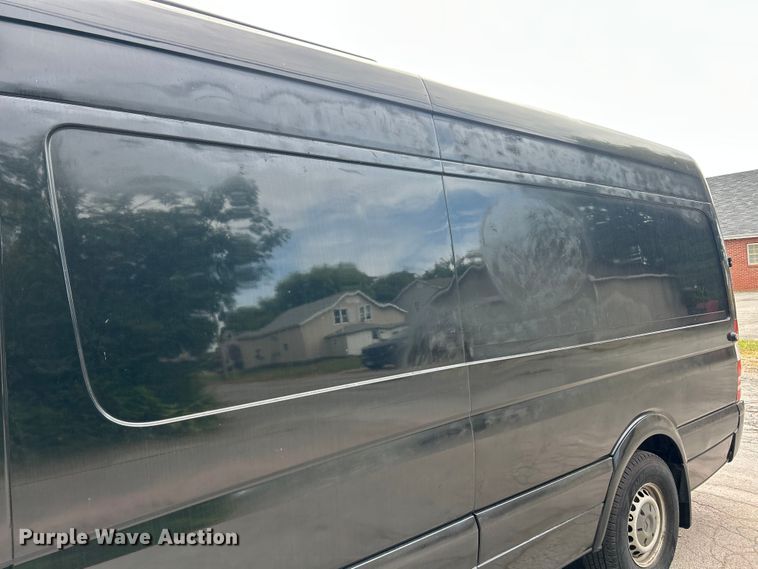 image for item ET3489 2012 Mercedes-Benz Sprinter 2500 refrigerated Van