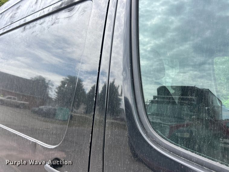 image for item ET3489 2012 Mercedes-Benz Sprinter 2500 refrigerated Van