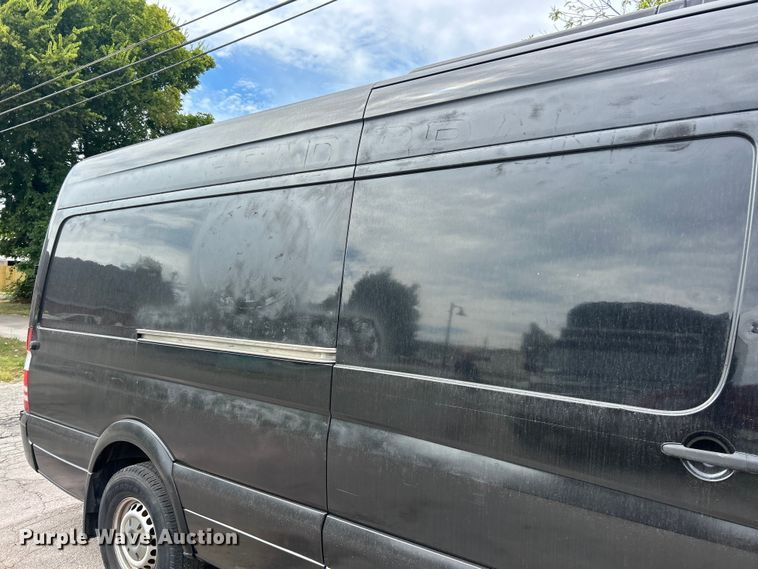 image for item ET3489 2012 Mercedes-Benz Sprinter 2500 refrigerated Van