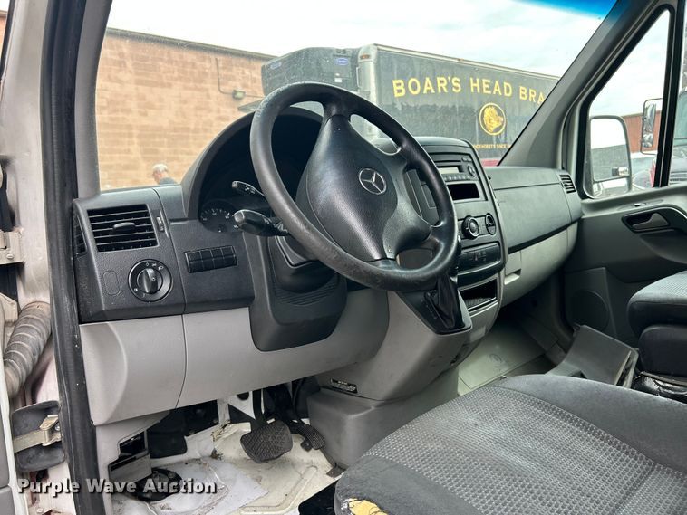 image for item ET3489 2012 Mercedes-Benz Sprinter 2500 refrigerated Van