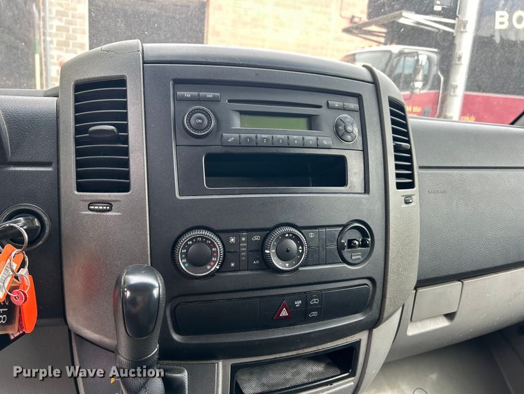 image for item ET3489 2012 Mercedes-Benz Sprinter 2500 refrigerated Van