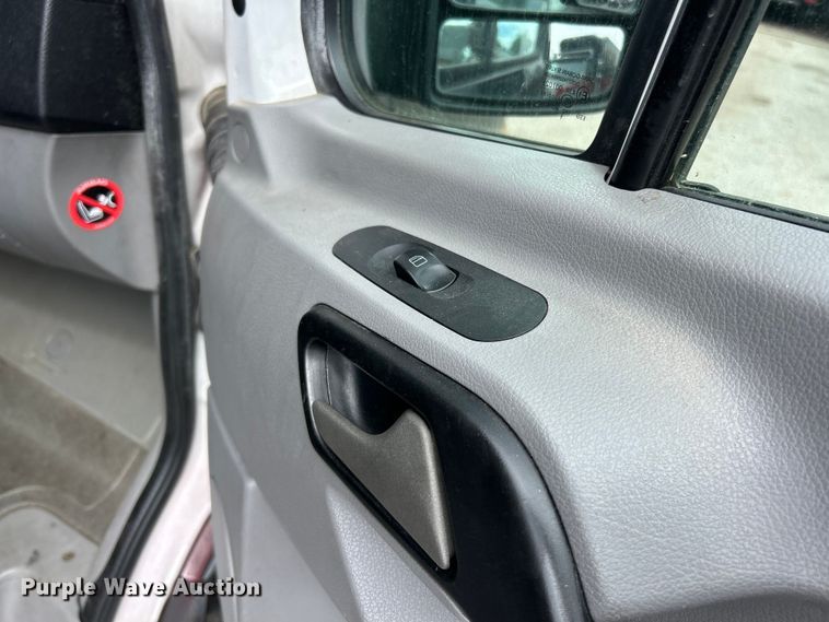 image for item ET3489 2012 Mercedes-Benz Sprinter 2500 refrigerated Van