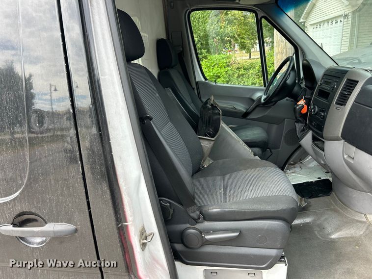 image for item ET3489 2012 Mercedes-Benz Sprinter 2500 refrigerated Van