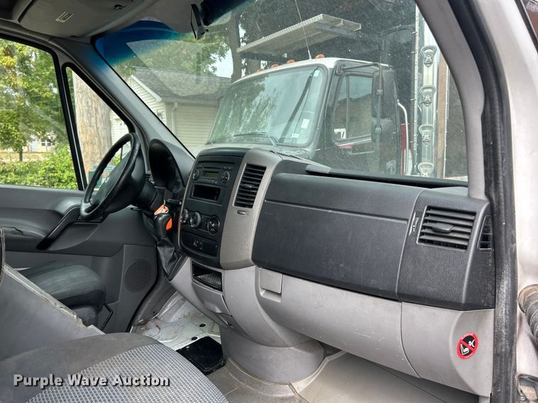 image for item ET3489 2012 Mercedes-Benz Sprinter 2500 refrigerated Van