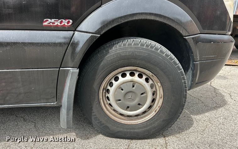 image for item ET3489 2012 Mercedes-Benz Sprinter 2500 refrigerated Van