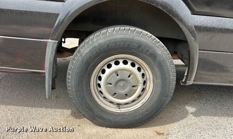 image for item ET3489 2012 Mercedes-Benz Sprinter 2500 refrigerated Van