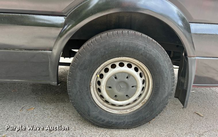 image for item ET3489 2012 Mercedes-Benz Sprinter 2500 refrigerated Van