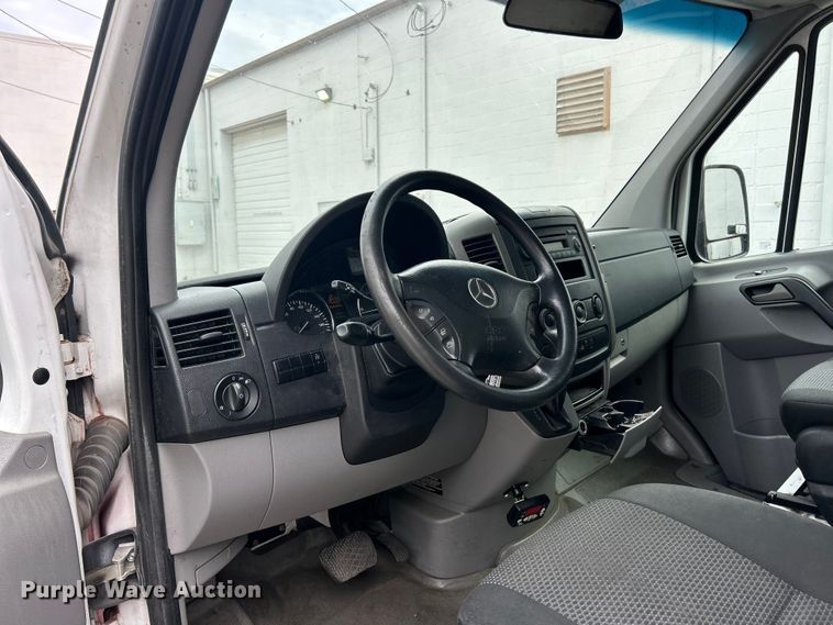 image for item ET3490 2013 Mercedes-Benz Sprinter 2500 refrigerated van