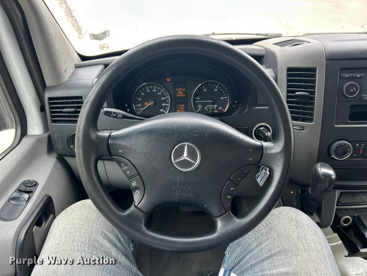 image for item ET3490 2013 Mercedes-Benz Sprinter 2500 refrigerated van