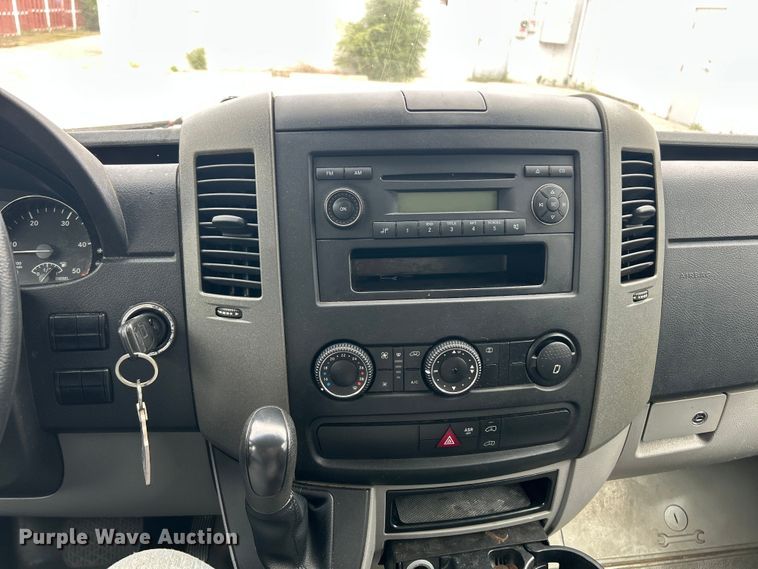 image for item ET3490 2013 Mercedes-Benz Sprinter 2500 refrigerated van