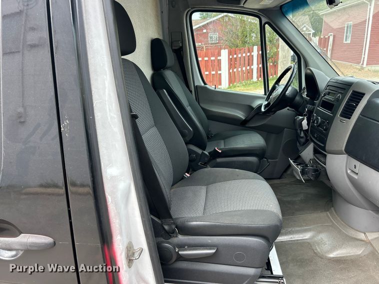 image for item ET3490 2013 Mercedes-Benz Sprinter 2500 refrigerated van