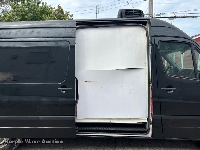 image for item ET3490 2013 Mercedes-Benz Sprinter 2500 refrigerated van