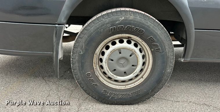 image for item ET3490 2013 Mercedes-Benz Sprinter 2500 refrigerated van