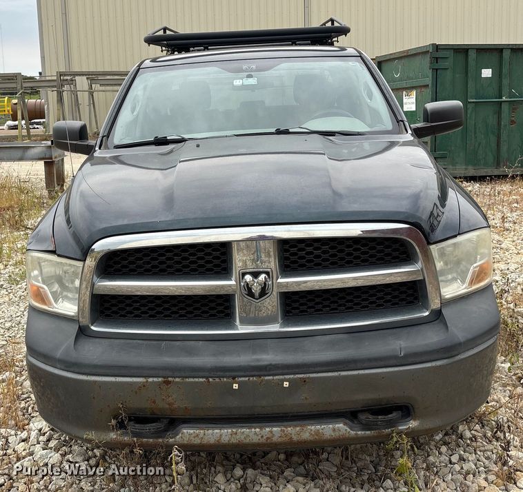 image for item ET4519 2011 Dodge Ram 1500 Crew Cab pickup truck