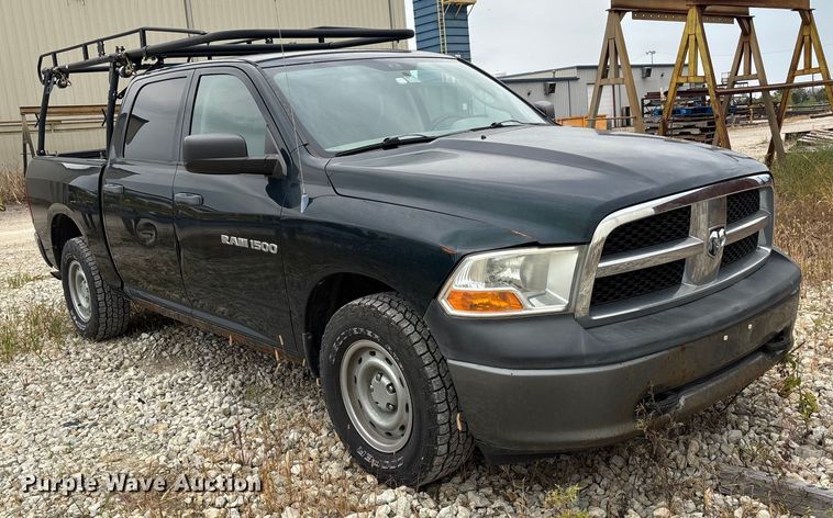 image for item ET4519 2011 Dodge Ram 1500 Crew Cab pickup truck