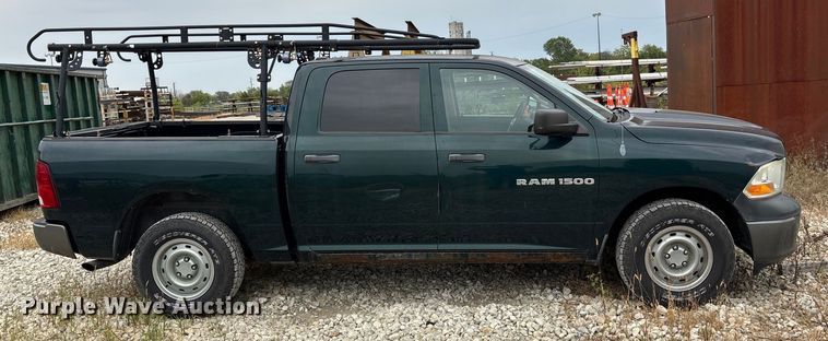 image for item ET4519 2011 Dodge Ram 1500 Crew Cab pickup truck