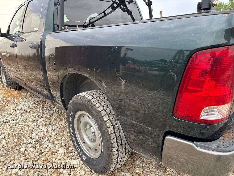 image for item ET4519 2011 Dodge Ram 1500 Crew Cab pickup truck