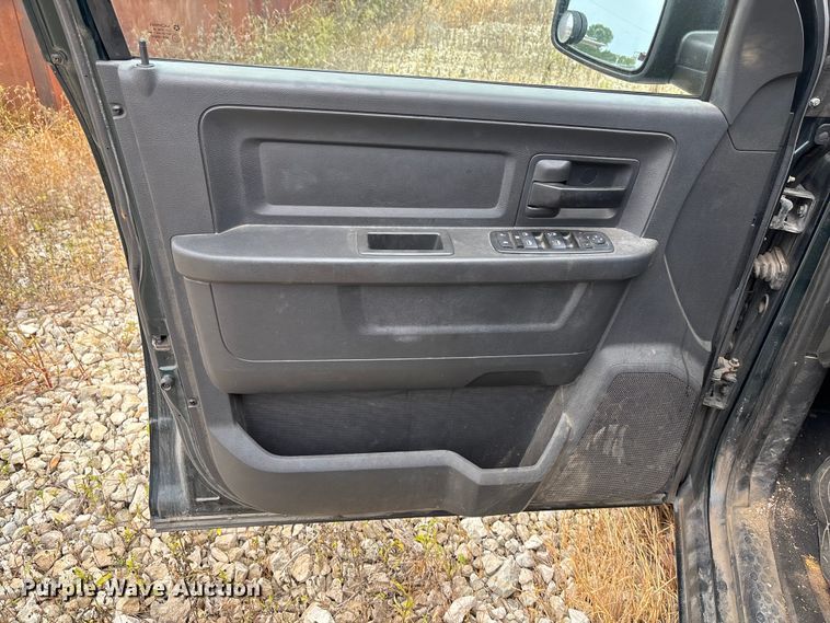 image for item ET4519 2011 Dodge Ram 1500 Crew Cab pickup truck