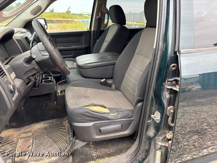 image for item ET4519 2011 Dodge Ram 1500 Crew Cab pickup truck