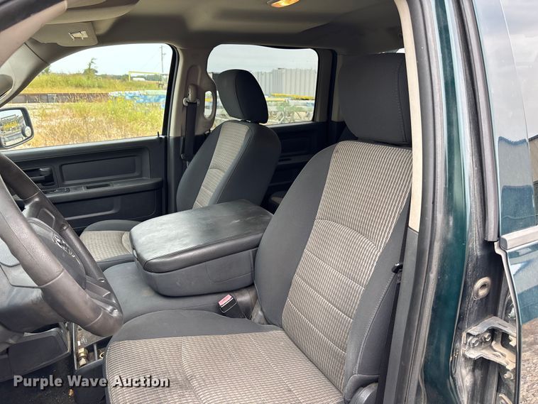 image for item ET4519 2011 Dodge Ram 1500 Crew Cab pickup truck