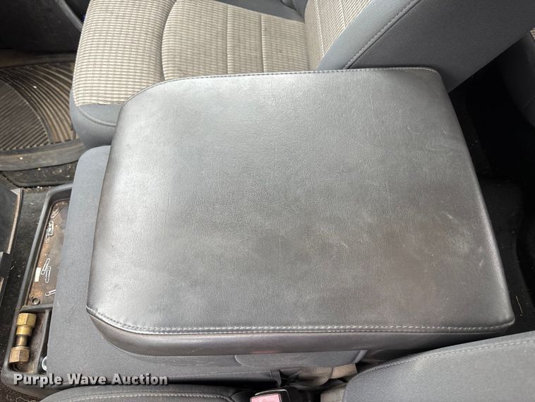 image for item ET4519 2011 Dodge Ram 1500 Crew Cab pickup truck