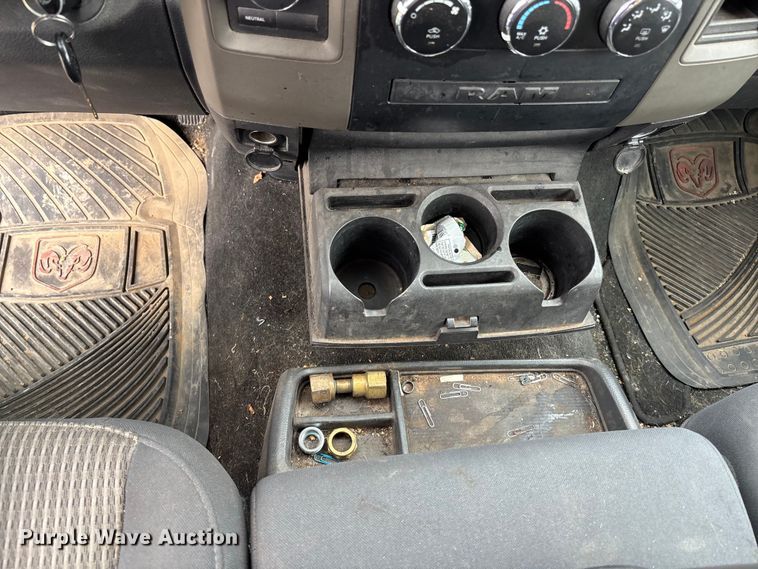 image for item ET4519 2011 Dodge Ram 1500 Crew Cab pickup truck