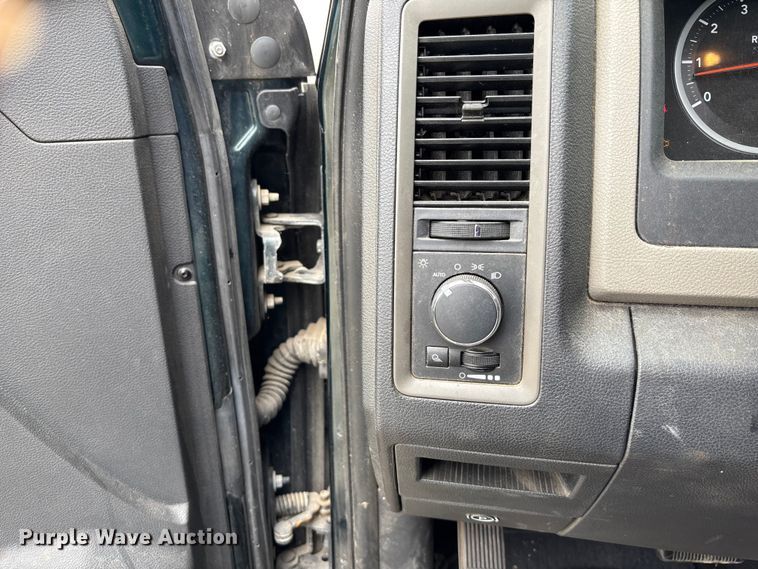 image for item ET4519 2011 Dodge Ram 1500 Crew Cab pickup truck