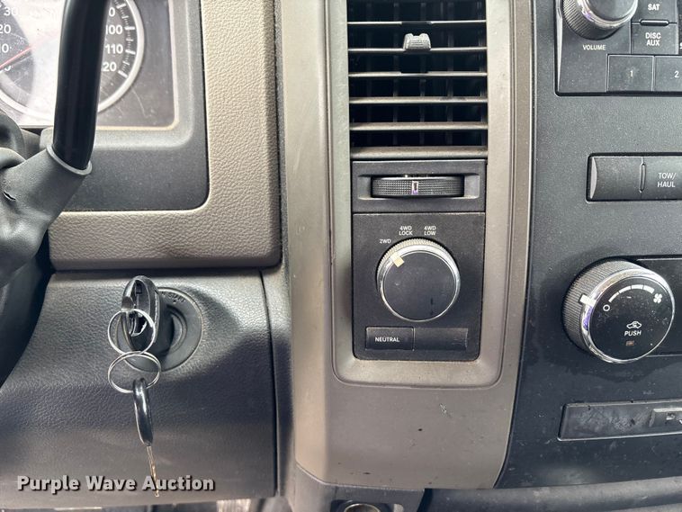 image for item ET4519 2011 Dodge Ram 1500 Crew Cab pickup truck