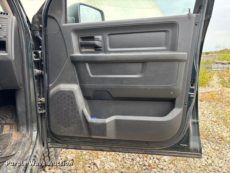 image for item ET4519 2011 Dodge Ram 1500 Crew Cab pickup truck