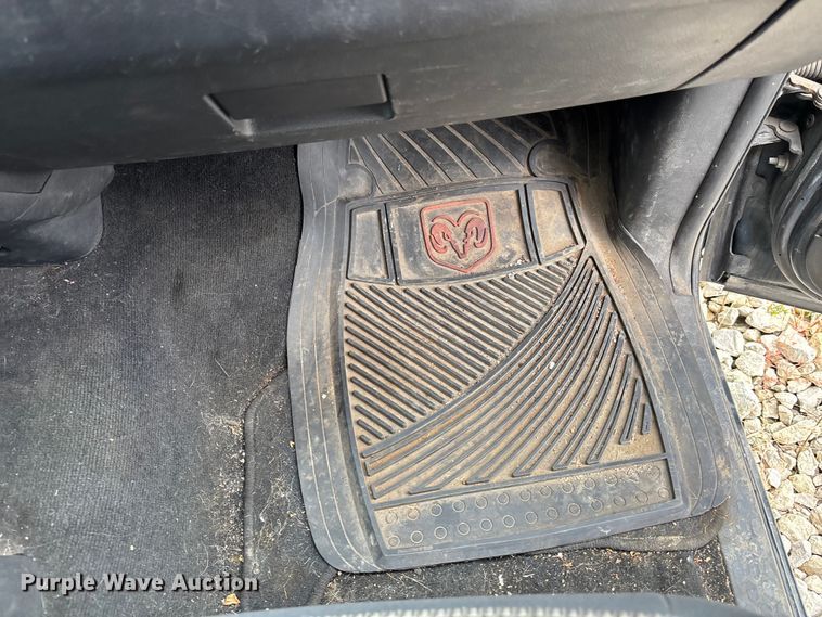 image for item ET4519 2011 Dodge Ram 1500 Crew Cab pickup truck