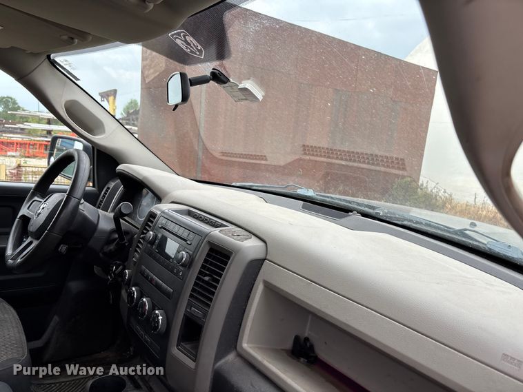 image for item ET4519 2011 Dodge Ram 1500 Crew Cab pickup truck