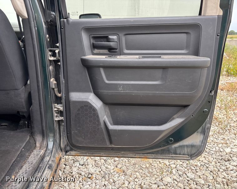 image for item ET4519 2011 Dodge Ram 1500 Crew Cab pickup truck