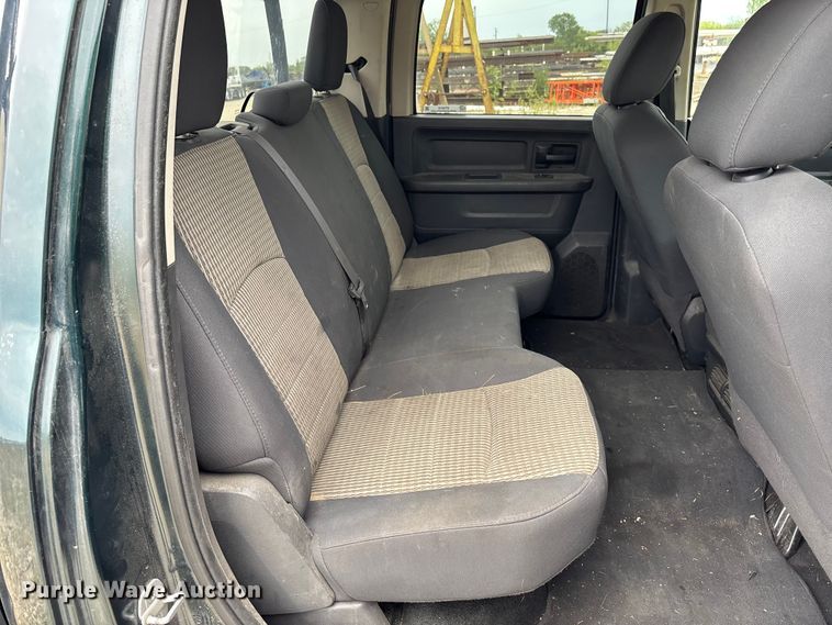 image for item ET4519 2011 Dodge Ram 1500 Crew Cab pickup truck